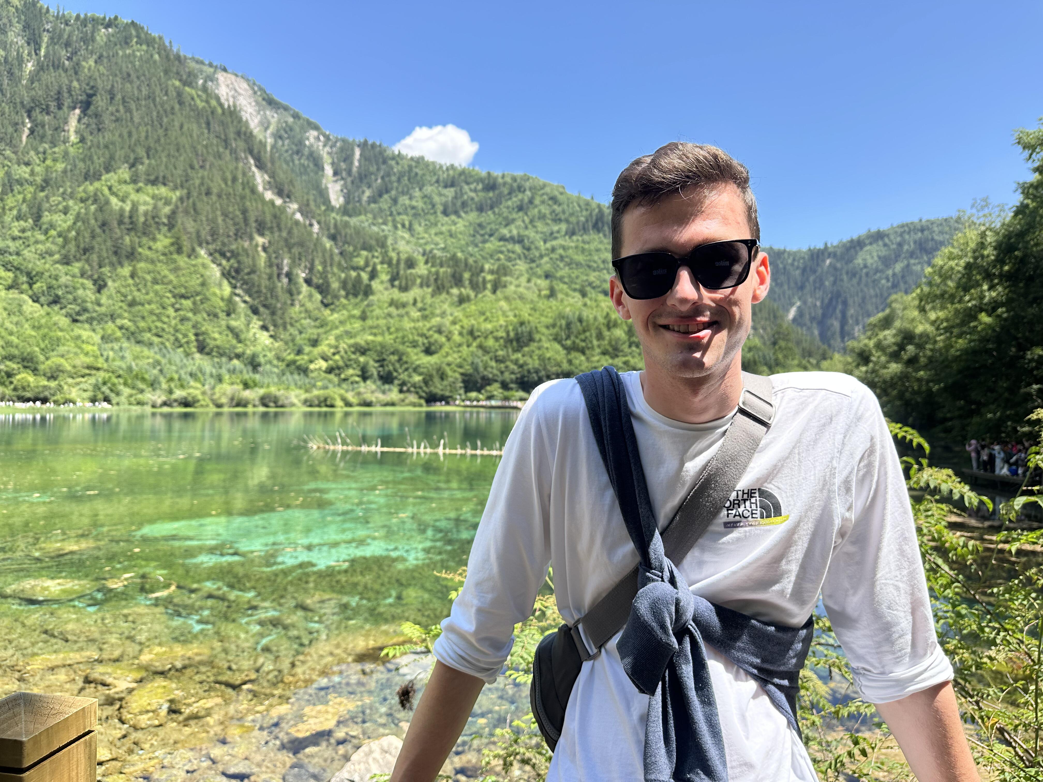 Jiuzhaigou lake and mountain scenery
